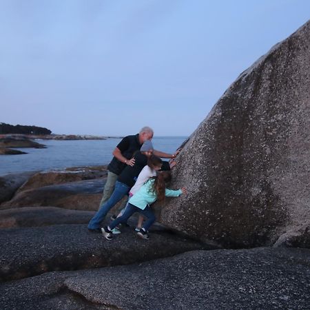 Charm On Douglas Bicheno Bagian luar foto